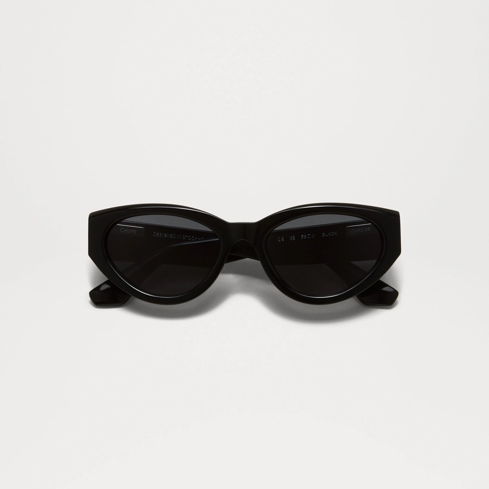 CHIMI 06 Core Sunglasses in Black